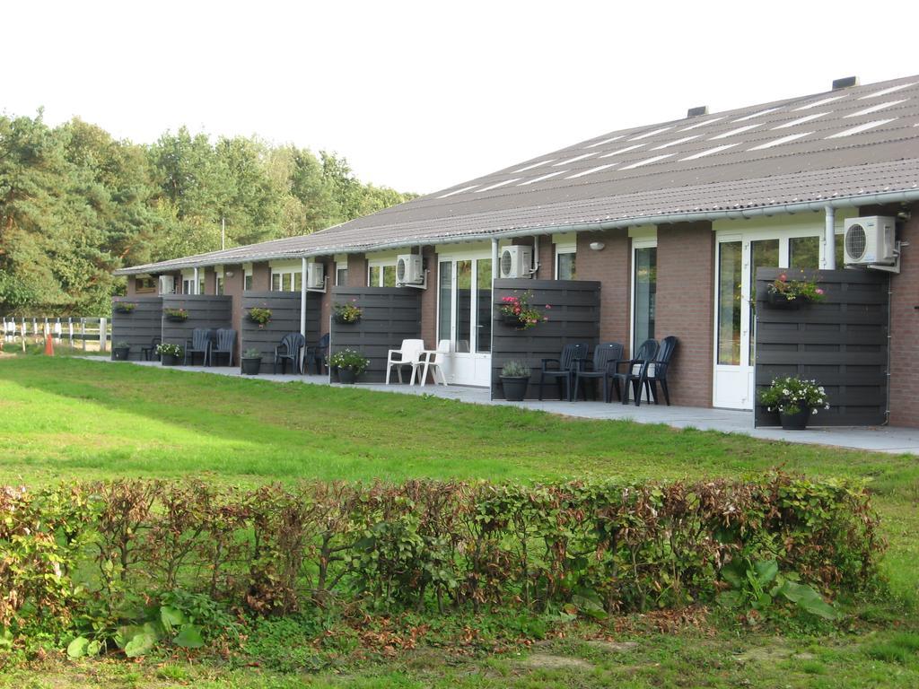 Rustpunt Groote Heide Bed & Breakfast Heeze Екстериор снимка